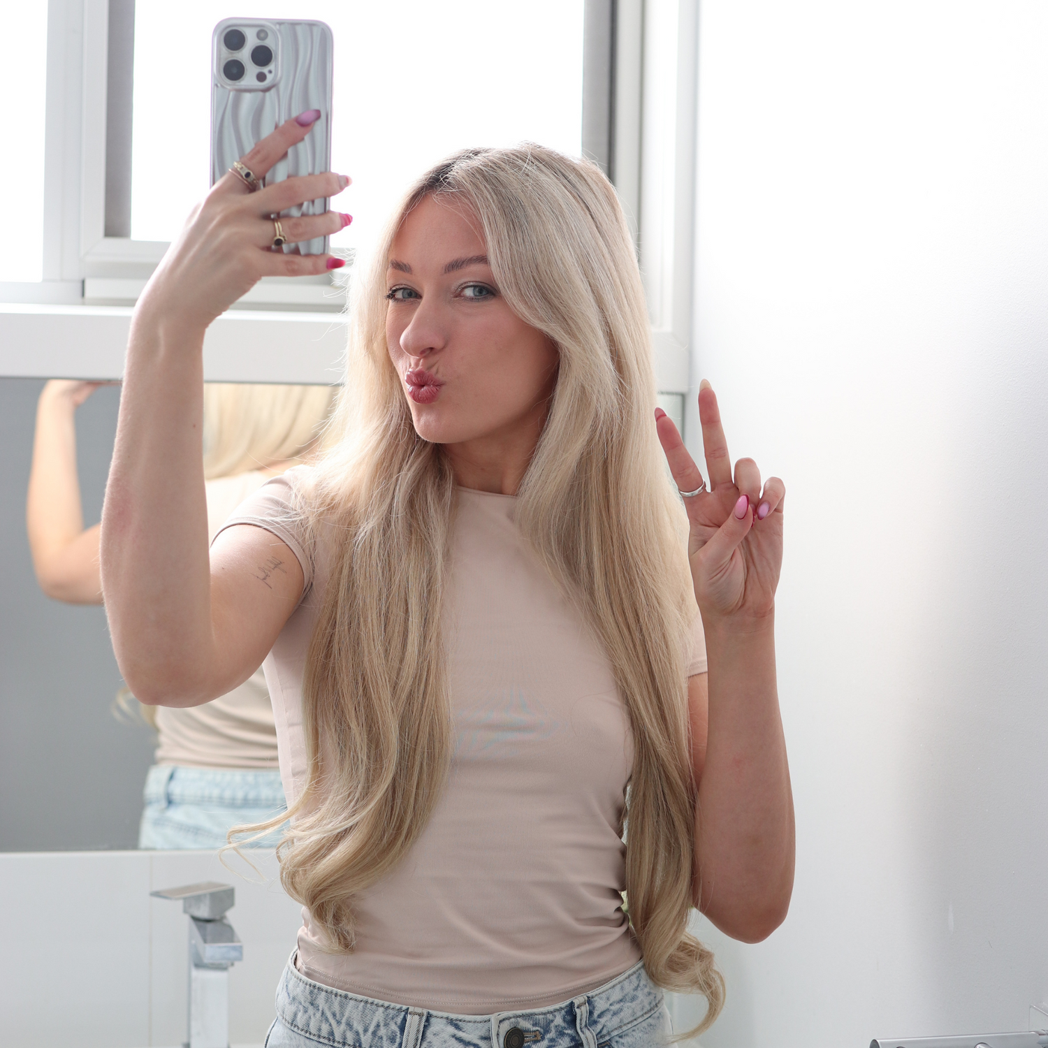 Love The Style Seamless Clip In Human Remy Hair Extensions 9 Piece Shade 23 Champagne Blonde