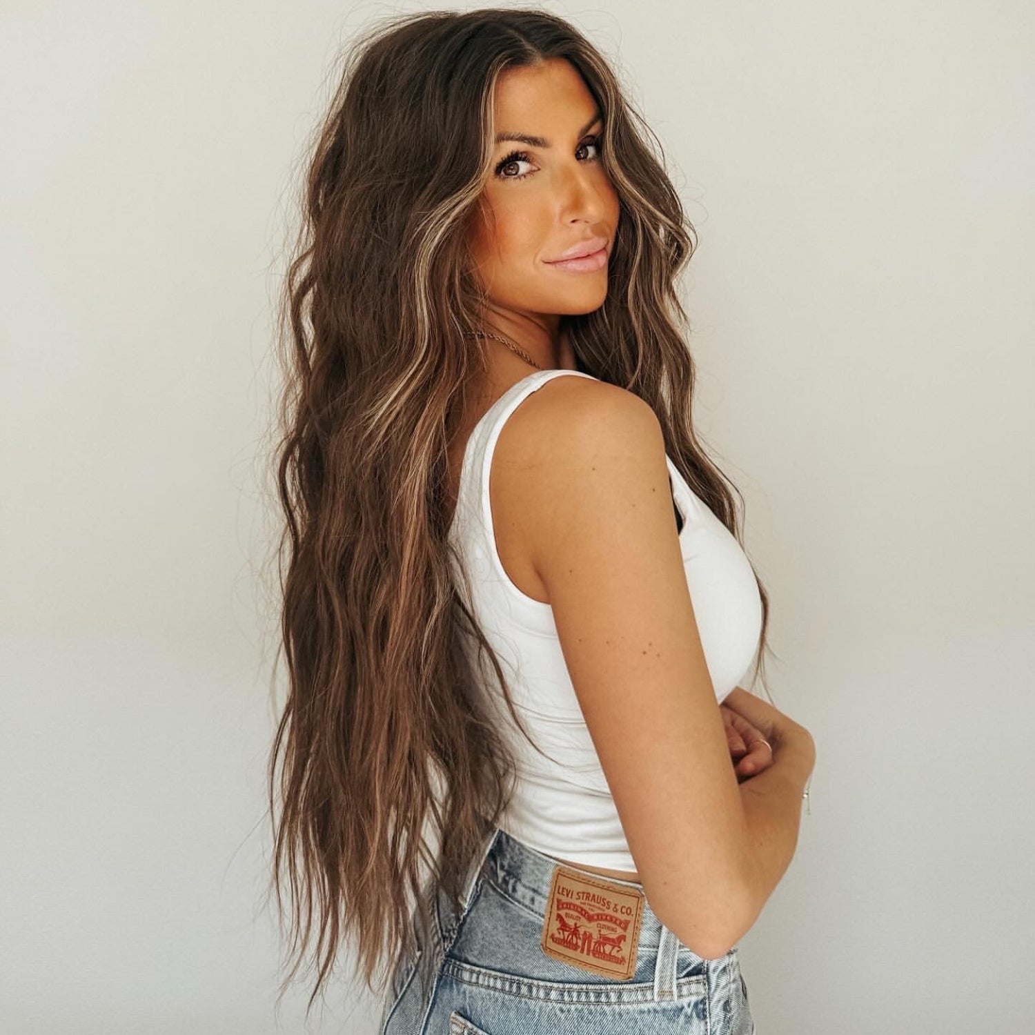 Love_The_Style_Seamless_Clip_In_Human_Remy_Hair_Extensions_9_Piece_Shade_5_Mocha_Medium-Brown