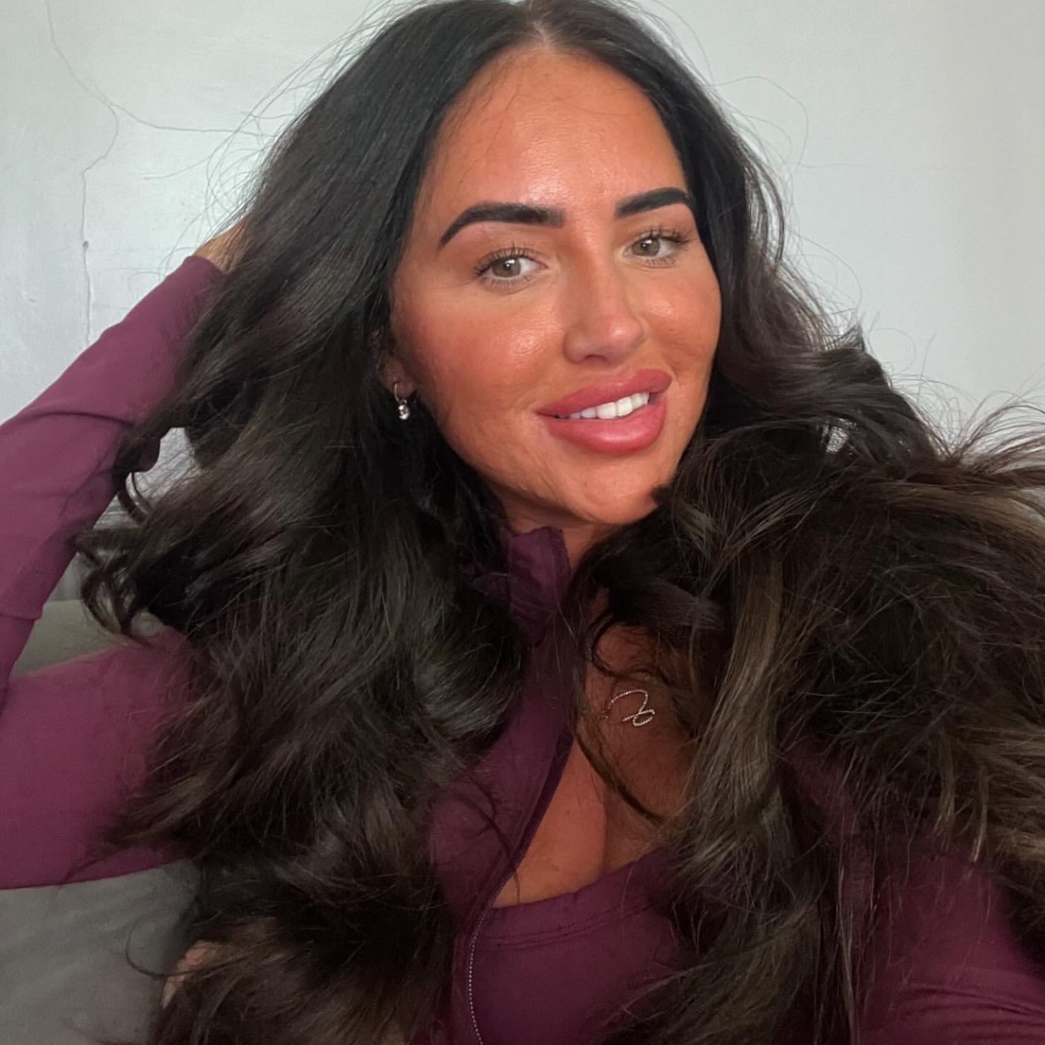 Love_The_Style_Invisible_Clip_In_2_Piece_Face_Framers_Black_Brunette_Shade_2_Dark_Chocolate_Brown