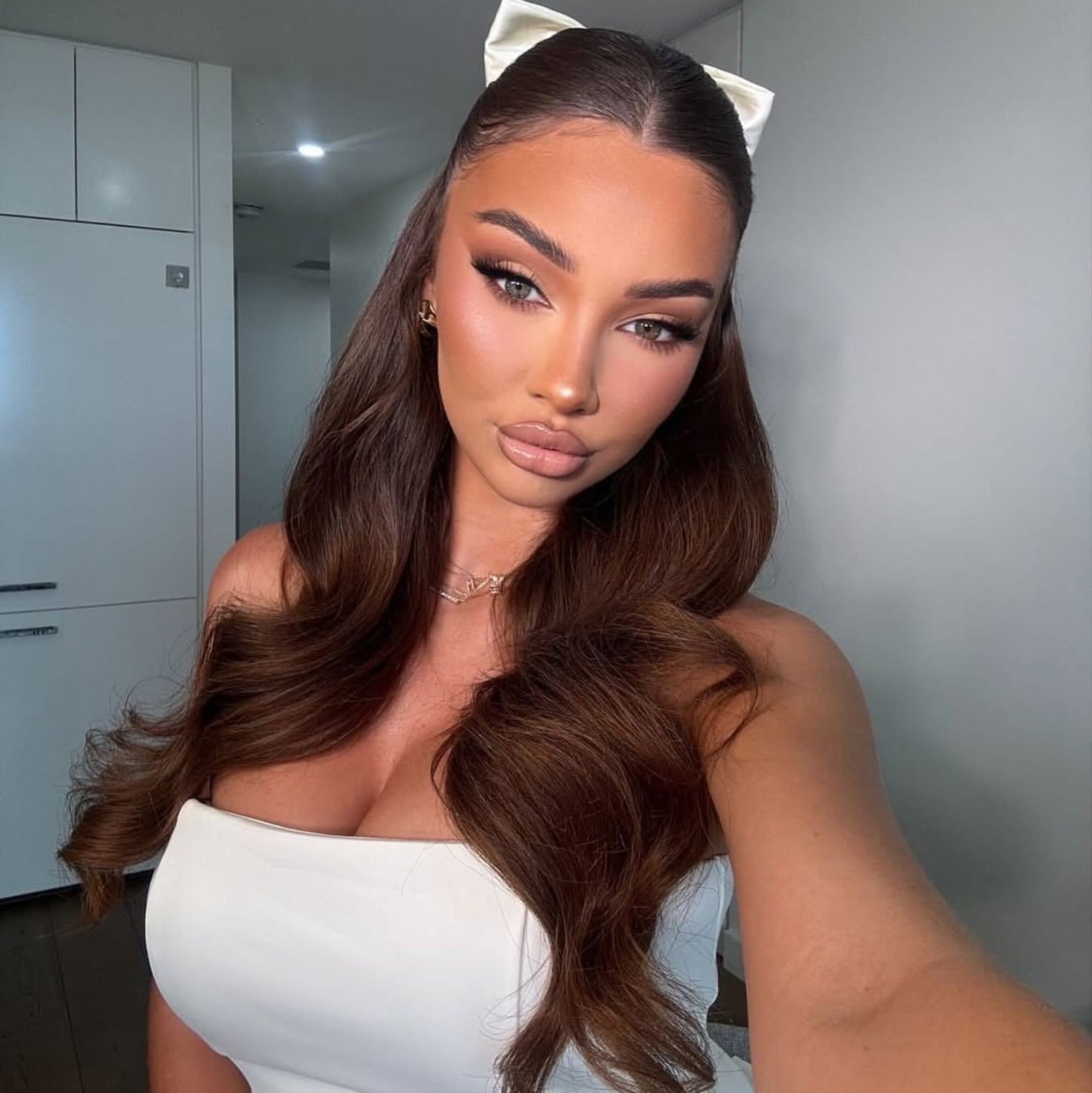 Love_The_Style_Invisible_Clip_In_2_Piece_Face_Framers_Black_Brunette_Shade_5_Mocha_Medium_Brown