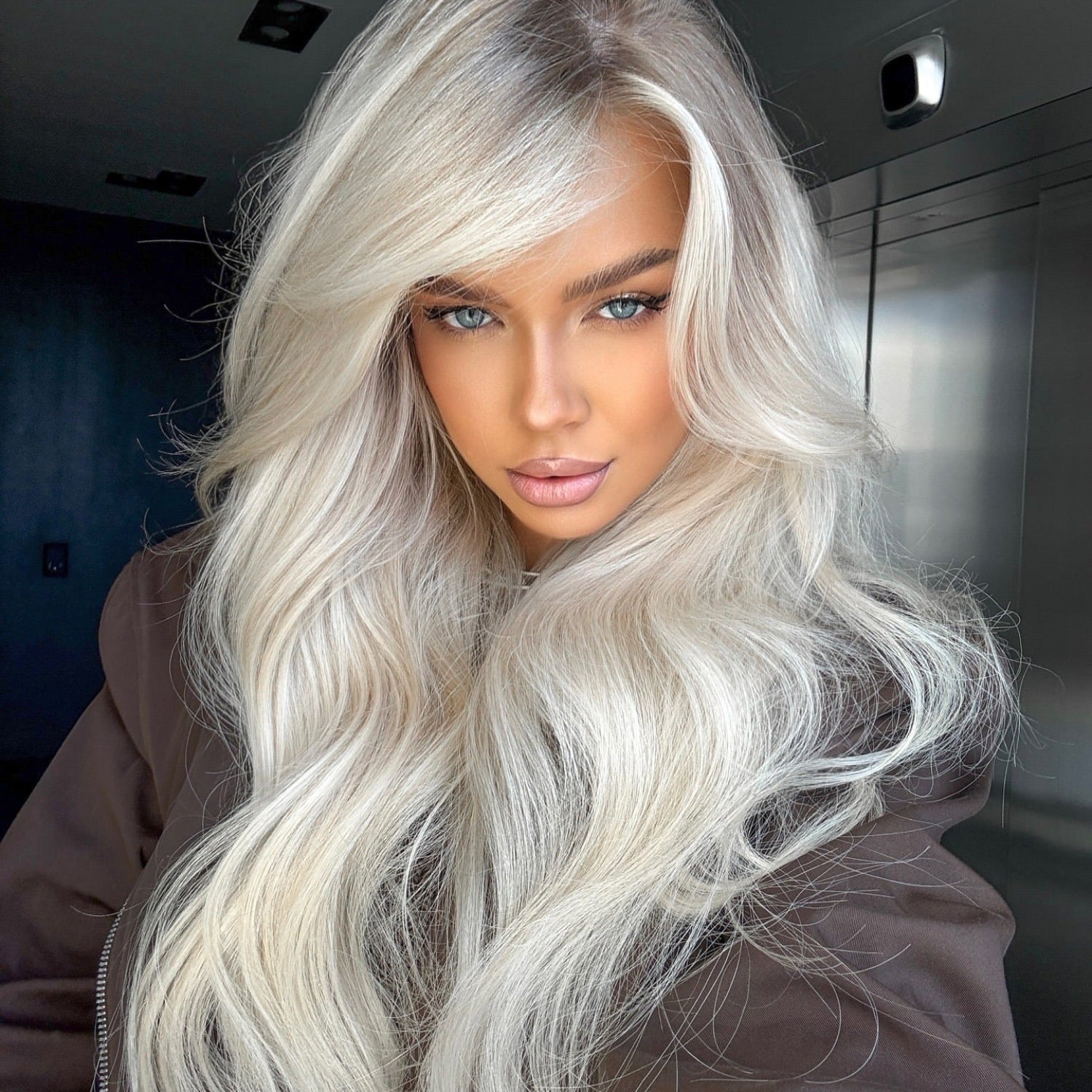 Love_The_Style_Invisible_Clip_In_2_Piece_Face_Framers_Blonde_Shades_Shade_60_Platinum_Blonde